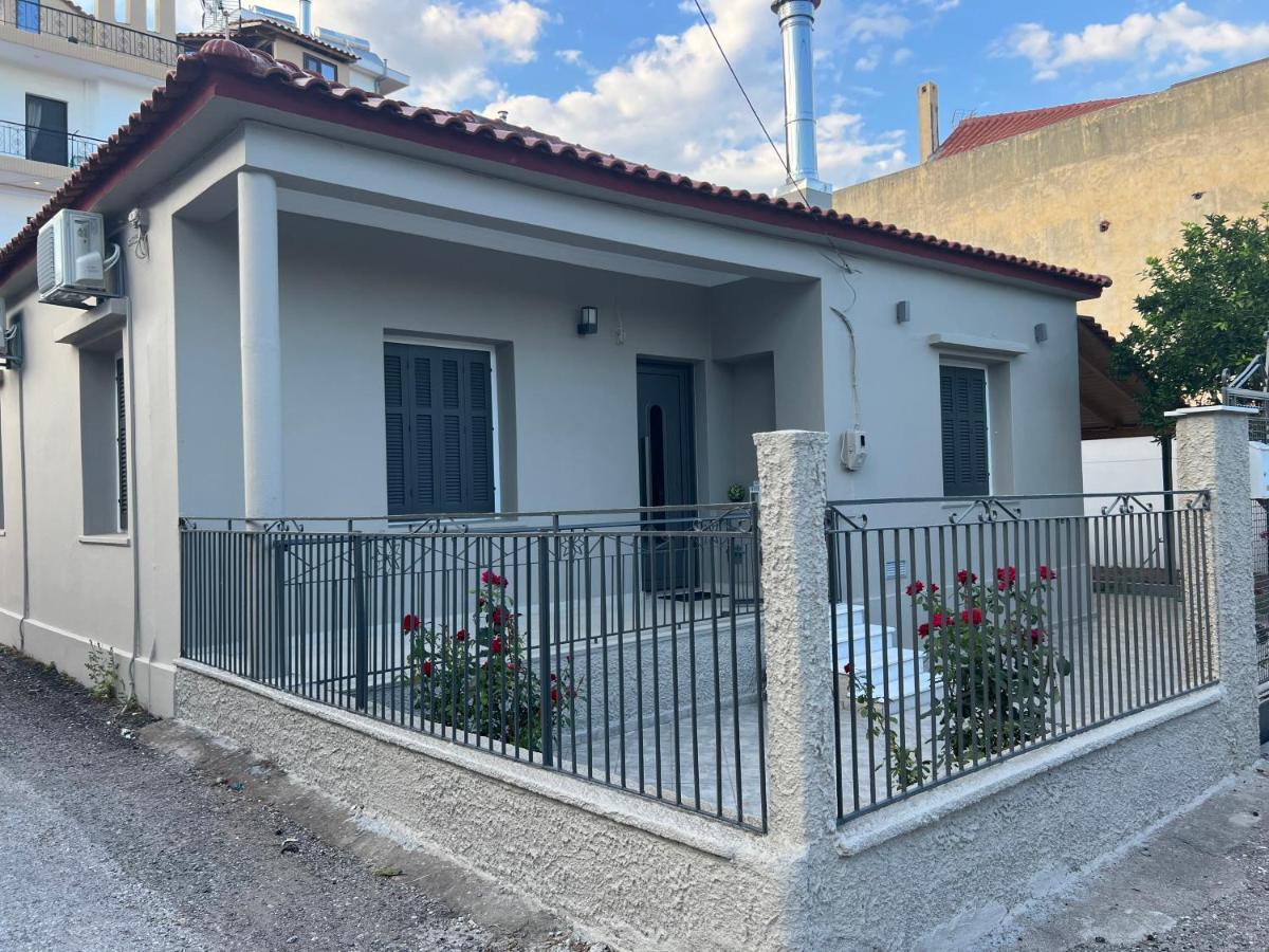 Όμορφη Μονοκατοικία Με 2 Υπνοδωμάτια Και Τζάκι Nafpaktos Екстериор снимка