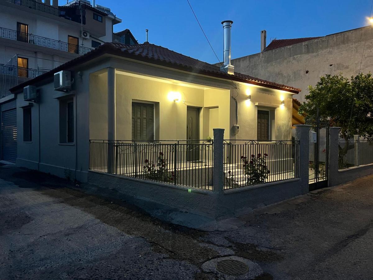 Όμορφη Μονοκατοικία Με 2 Υπνοδωμάτια Και Τζάκι Nafpaktos Екстериор снимка